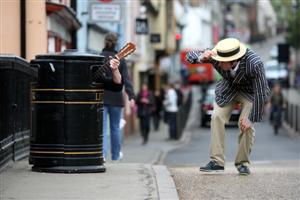 Busking Bin Man